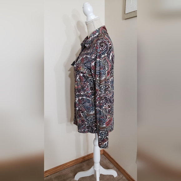 BCBG MaxAzria Women's Large blouse. - Picture 14 of 16